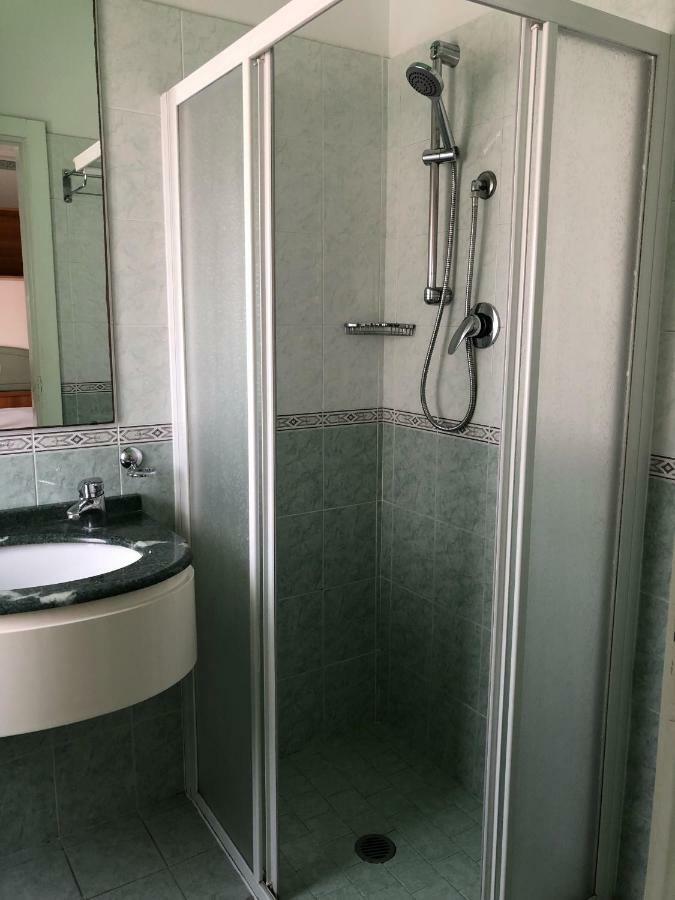 Hotel Augustus Гаттео-а-Маре Экстерьер фото